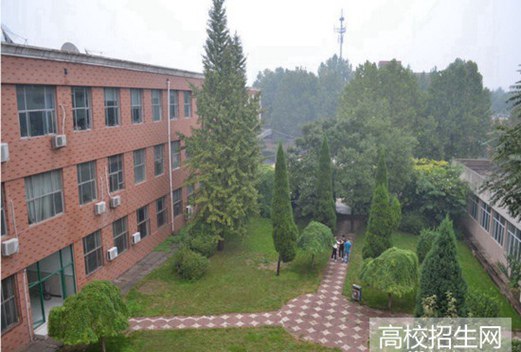 廣安衛(wèi)生學(xué)校圖片