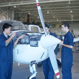 成都航空職業(yè)學(xué)校2020年報(bào)名、招生條件