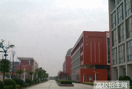 成都汽修學(xué)校圖片