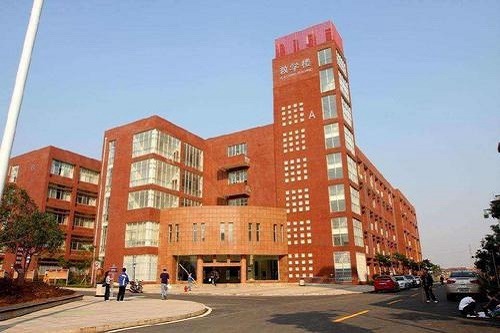 重慶市萬盛職業(yè)教育中心五年制大專招生電話 重慶市萬盛職業(yè)教育中心五年制大專招生電話