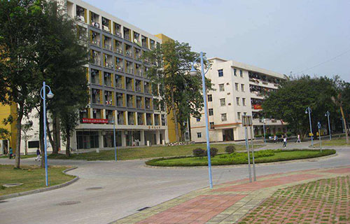 廣元無線電技工學(xué)校圖片