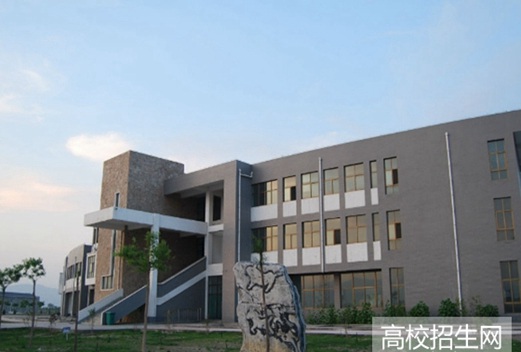 東營(yíng)科技職業(yè)學(xué)院圖片