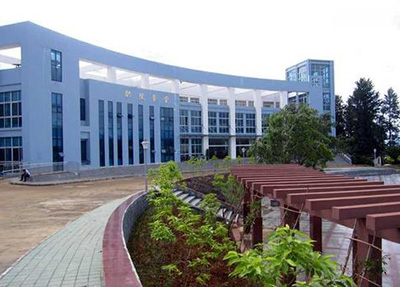學校建筑.jpg 學校建筑.jpg