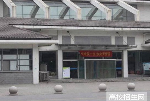 瀘州衛(wèi)生學(xué)校圖片