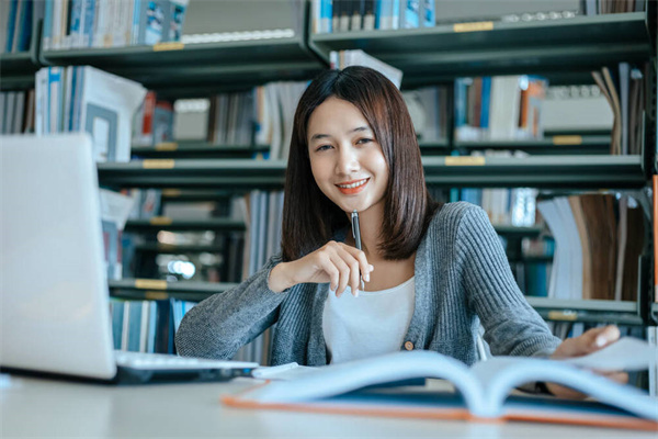 成都中專學(xué)校四川五月花技師學(xué)院落實會議