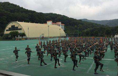 重慶市涪陵創(chuàng)新計算機學校是民辦學校還是公辦學校？