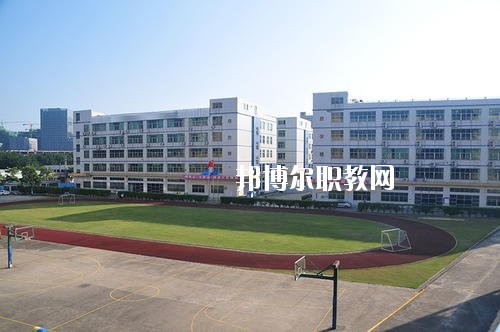 四川商業(yè)服務技工學校2020年報名條件、招生要求、招生對象