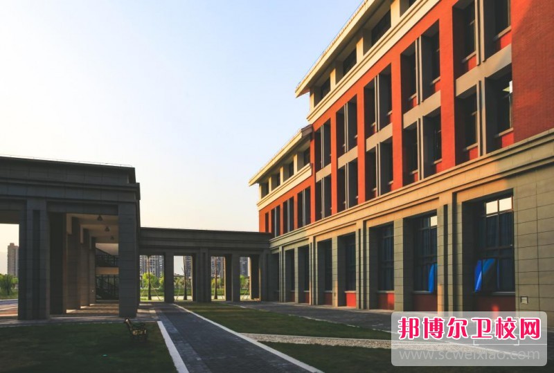 廈門醫(yī)學高等?？茖W校2020年招生辦聯(lián)系電話