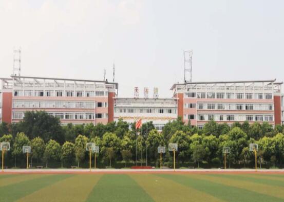四川省南充外國(guó)語(yǔ)中等專業(yè)學(xué)校2020招生錄取分?jǐn)?shù)線是多少