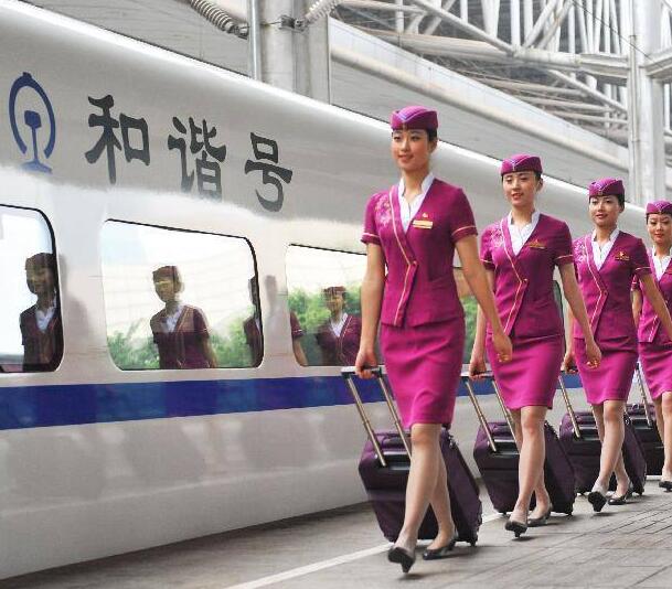  成都高鐵學(xué)校錄取分?jǐn)?shù)線是多少？
