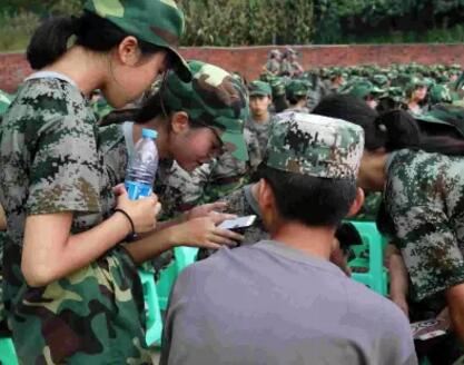 迷彩再來襲|四川交通運輸職業(yè)學(xué)校新生軍訓(xùn)風(fēng)采