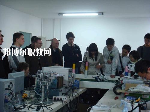 瀘州化工廠技工學校2020年報名條件、招生要求、招生對象
