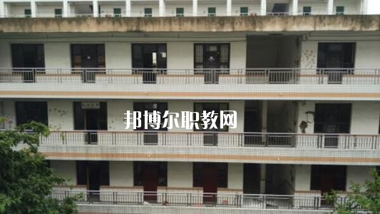 隆昌縣城關(guān)職業(yè)中學(xué)2020年報名條件、招生要求、招生對象