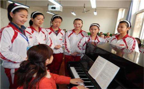 初中畢業(yè)生和高中畢業(yè)生就讀幼師專業(yè)有什么區(qū)別？