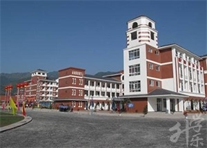 四川樂山公辦中專學校排名'