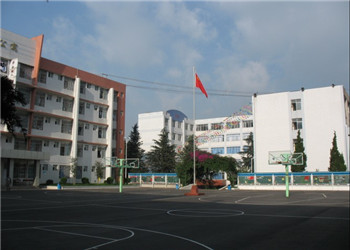 云南省貿(mào)易經(jīng)濟(jì)學(xué)校2020年五年制大專招生簡章