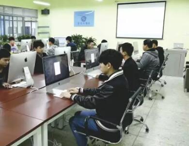 成都工業(yè)職業(yè)技術(shù)學(xué)院信息工程學(xué)院招生計(jì)劃及學(xué)費(fèi)多少錢
