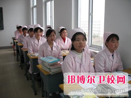 成都2020年衛(wèi)校和幼師哪個(gè)好
