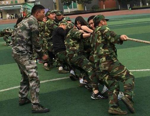 成都機(jī)電學(xué)校春季新生軍訓(xùn)——第三周