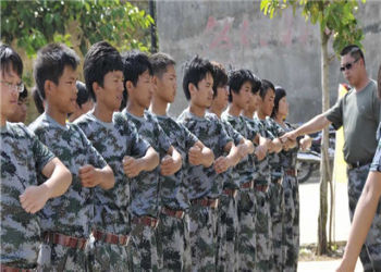 云南三鑫職業(yè)技術(shù)學(xué)院2020年五年制?？普猩刂? /></p></p>
<p><span>? ? <a href=