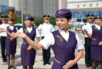 重慶鐵路工程學(xué)校高鐵乘務(wù)學(xué)什么