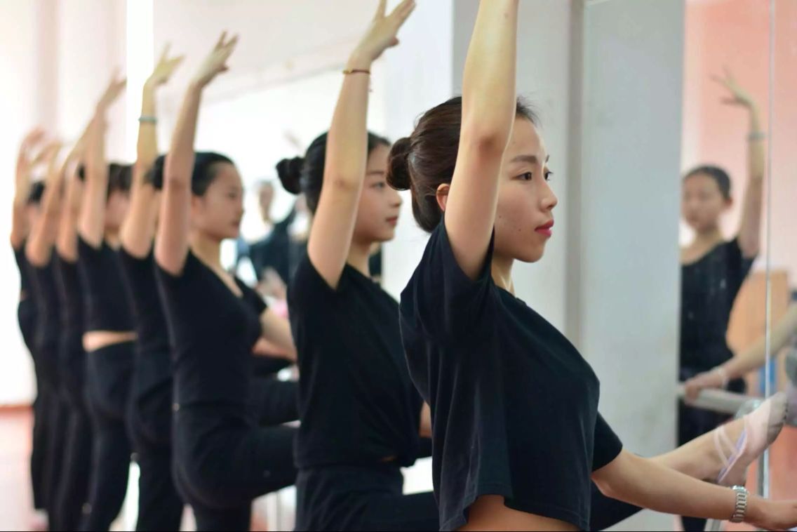 成都幼師學(xué)校學(xué)期教育專業(yè)