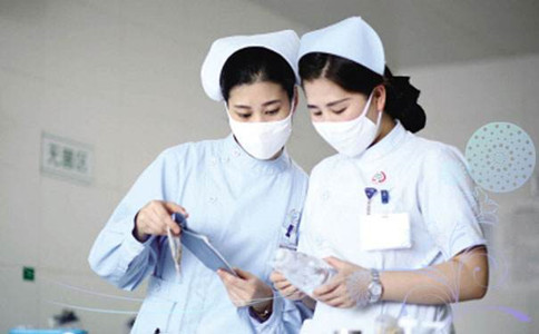 女生就讀衛(wèi)生學(xué)校護(hù)理專業(yè)就業(yè)容易嗎