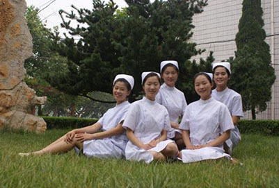 女生報(bào)讀貴陽(yáng)衛(wèi)校藥劑專業(yè)就業(yè)好不好