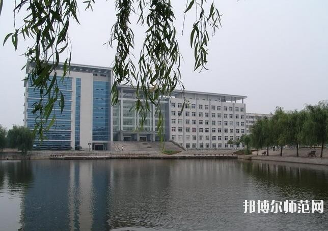 湖北職業(yè)技術(shù)師范學(xué)院招生辦聯(lián)系電話(huà)