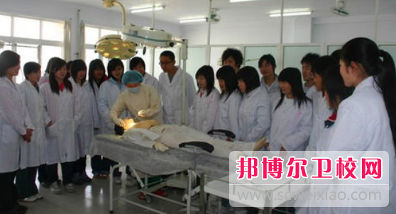 湛江2020年衛(wèi)校好還是職高好