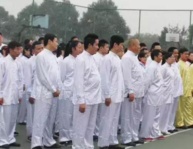 四川愛華學(xué)院舉行第二屆教職工太極拳比賽
