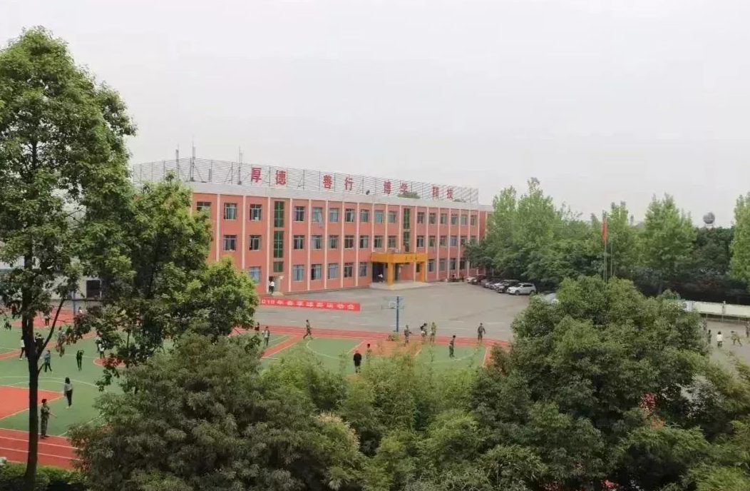 成都華夏旅游商務(wù)學(xué)校文憑國(guó)家認(rèn)可嗎