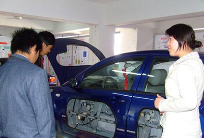 貴陽(yáng)汽修學(xué)校汽車專業(yè)(?？?營(yíng)銷方向、維修方向怎么樣