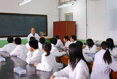 成都衛(wèi)校的護(hù)理專業(yè)有哪些課程呢
