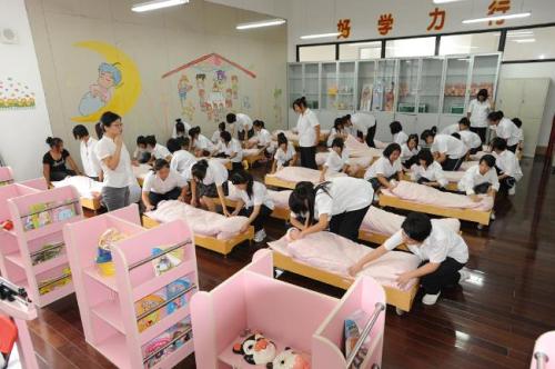 學(xué)前教育專業(yè)?？茖W(xué)校哪所比較好,成都幼師師范學(xué)校