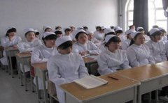 成都衛(wèi)生學(xué)校一年的學(xué)費(fèi)是多少呢