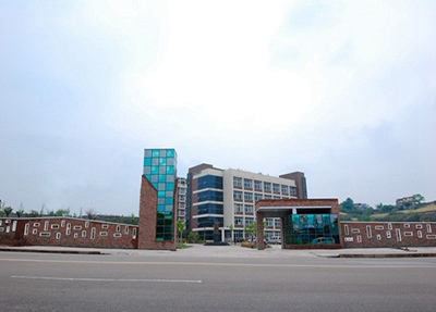  四川大學(xué)附設(shè)華西衛(wèi)生學(xué)校天府校區(qū)是民辦學(xué)校還是公辦學(xué)校？