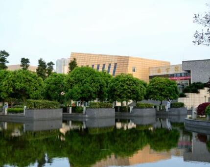 四川省旅游學(xué)校圖片