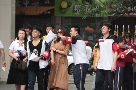 歡迎您，新同學(xué)！成都天府新區(qū)職業(yè)學(xué)校新生報(bào)到現(xiàn)場(chǎng)火爆!