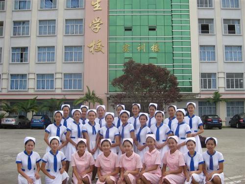 云南省普洱衛(wèi)生學(xué)校2020年報(bào)名條件、招生要求、招生對象