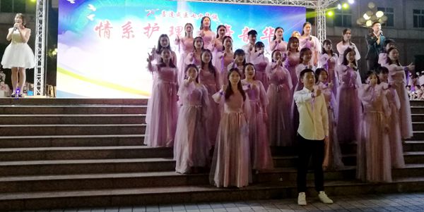慶成醫(yī)七十華誕：“情系護(hù)理共舞韶華”國(guó)際護(hù)士節(jié)晚會(huì)舉辦