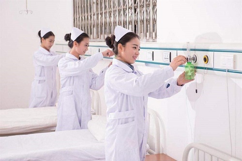 初中女生可以報讀重慶衛(wèi)校嗎