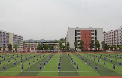  成都鐵路學(xué)校是民辦學(xué)校還是公辦學(xué)校？