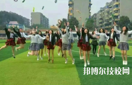 成都圣亞技工學(xué)校2020年報名條件、招生要求及招生對象