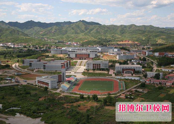 承德衛(wèi)生學(xué)校2020年報(bào)名條件、招生對(duì)象