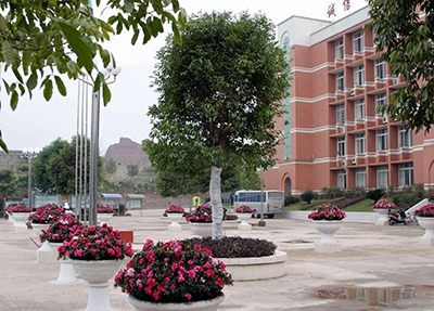  達(dá)州市新世紀(jì)學(xué)校是民辦學(xué)校還是公辦學(xué)校？