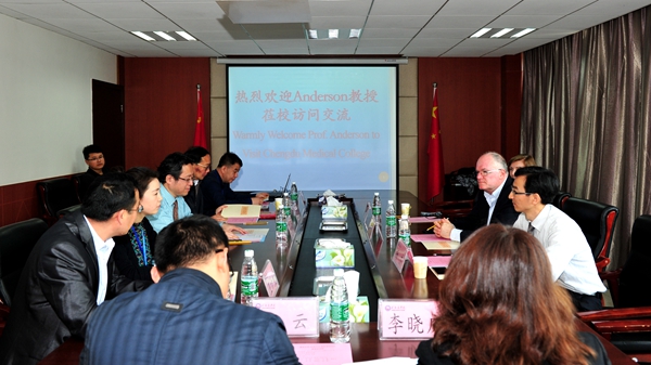 悉尼大學Anderson教授來成醫(yī)訪問交流