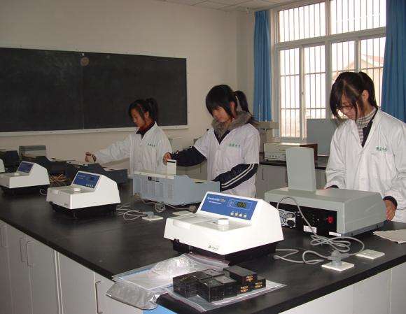 南京醫(yī)藥中等專業(yè)學(xué)校2020年報名條件、招生對象