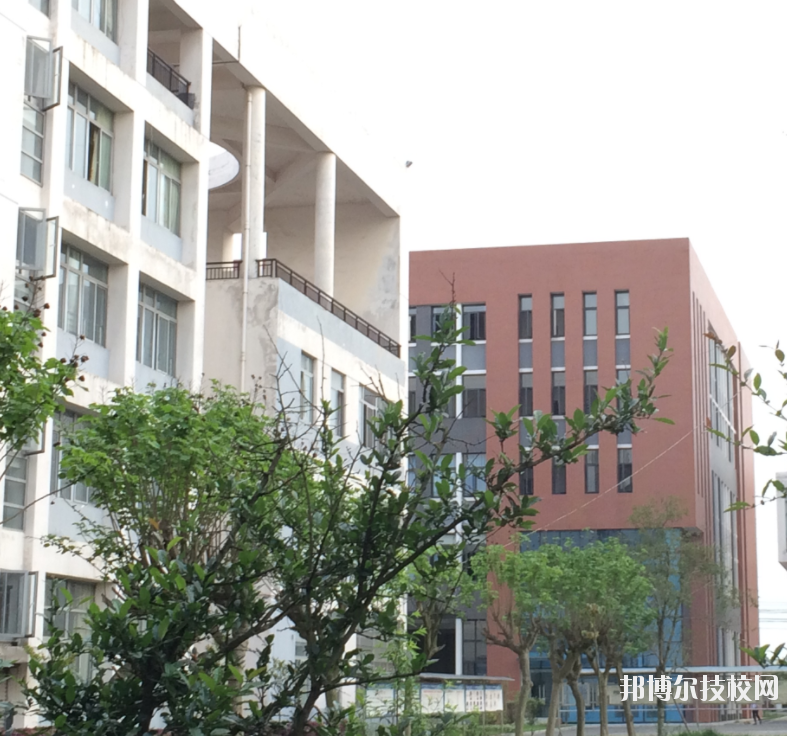 金堂技工學(xué)校地址在哪里