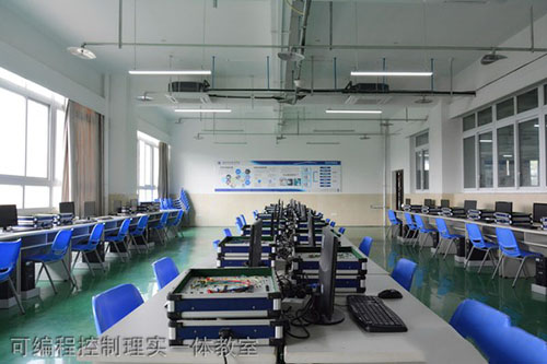 重慶科創(chuàng)職業(yè)學(xué)院可編程控制理實(shí)一體教室